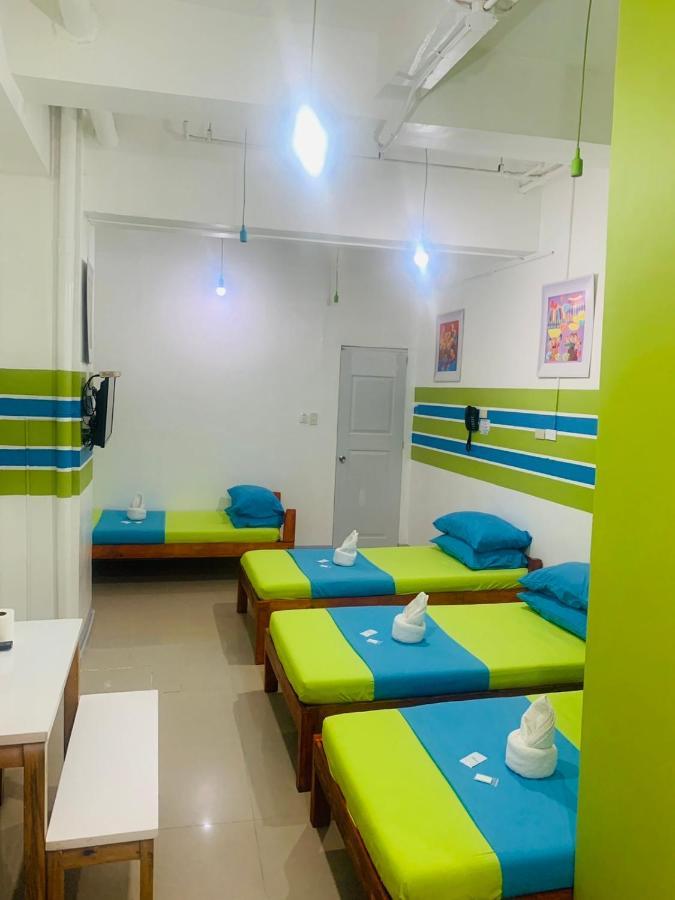 Yuj Inn Pasay Exteriör bild